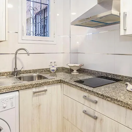 Beautiful Apartment In Cordoba With Kitchenette Exterior photo