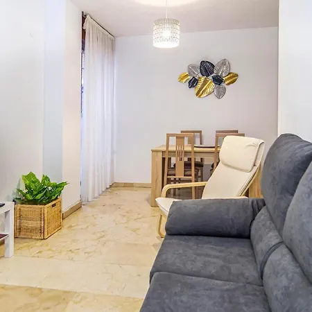 Beautiful Apartment In Cordoba With Kitchenette Exterior photo
