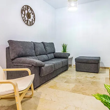Beautiful Apartment In Cordoba With Kitchenette Exterior photo