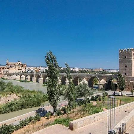 Beautiful Apartment In Cordoba With Kitchenette Exterior photo