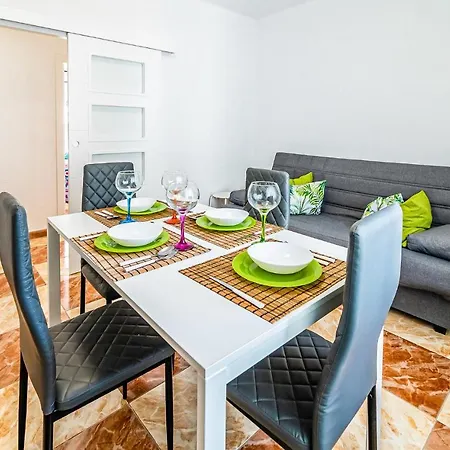 Beautiful Apartment In Cordoba With Kitchenette Exterior photo