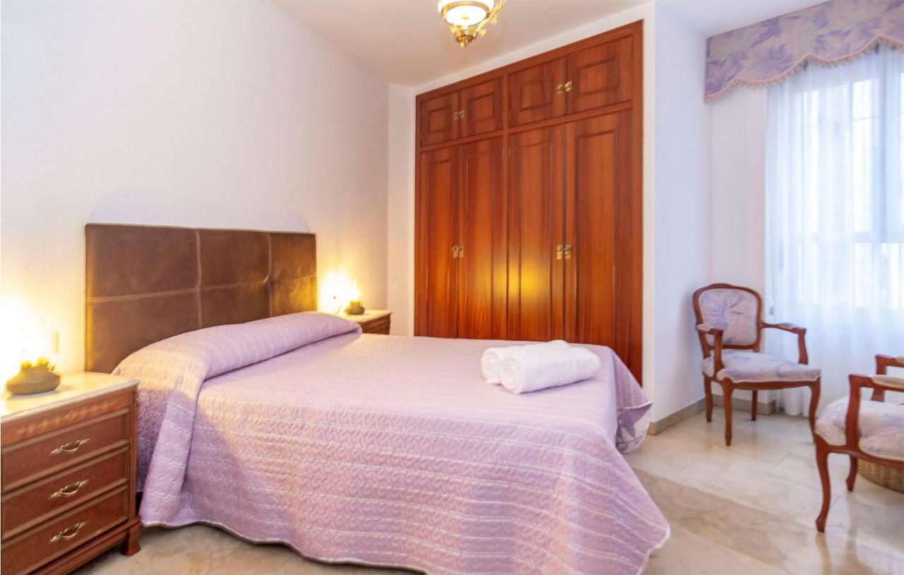 Beautiful In With Kitchenette Apartment